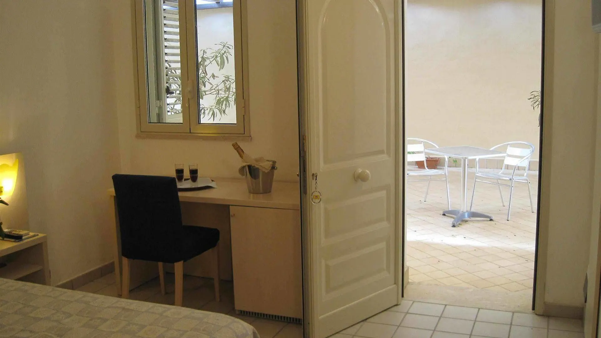 Hotel Sirenetta Isola delle Femmine 4*,  Italia